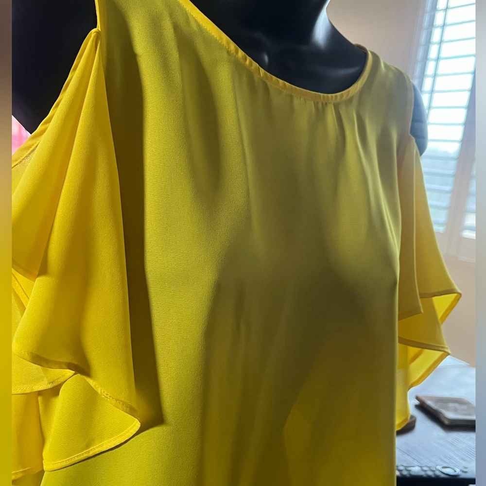 Womens Yellow Cold-Shoulder Tie-Hem Blouse - Picture 4 of 4